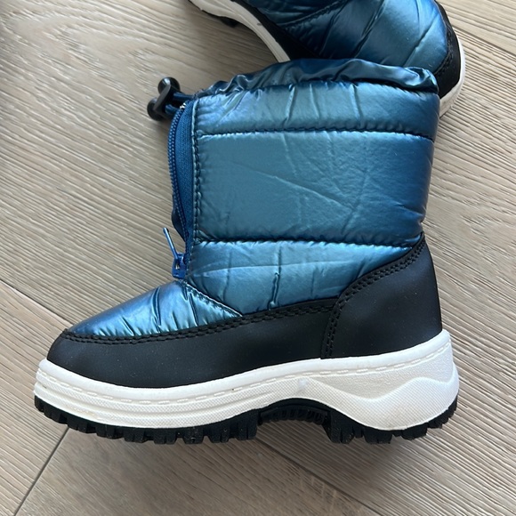 Winter snow shoes toddler. Worn ones to the mountain - Picture 3 of 6